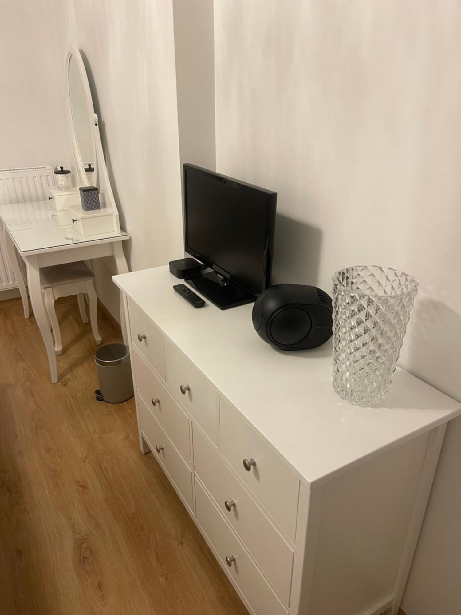 Bella Cruz 66 M2 Prestations Premium, Wifi, Balcon, Parking Avec Borne De Recharge Electrique, Plage Prieure, Commerces Ντινάρ Εξωτερικό φωτογραφία